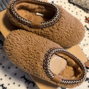 UGG Chestnut Fleece Slippers